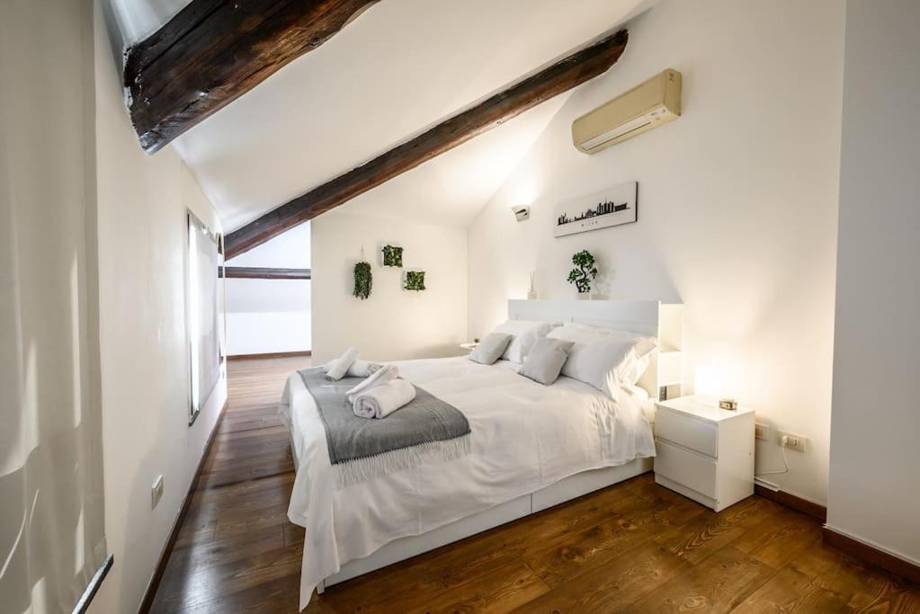 Buenos Aires' Nest - 10 Minutes From Duomo With Terrace Διαμέρισμα Μιλάνο Εξωτερικό φωτογραφία